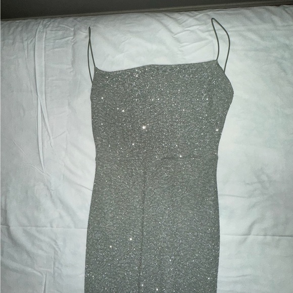 Very flattering evening gown - Picture 2 of 3